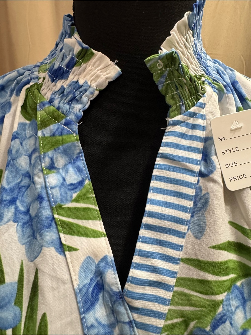 Blue Hydrangea Floral Puff Sleeve Blouse Small NWT Coastal - Picture 3 of 7
